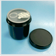 近畿容器株式会社様　特殊接着剤の容器